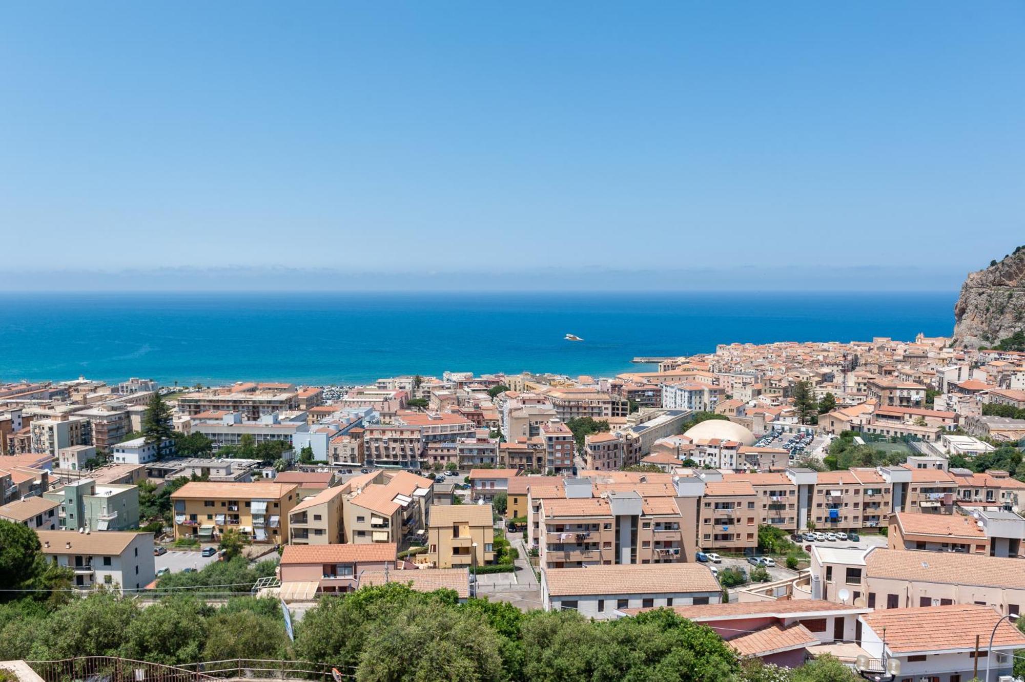Moderno Appartamento تْشيفالو المظهر الخارجي الصورة